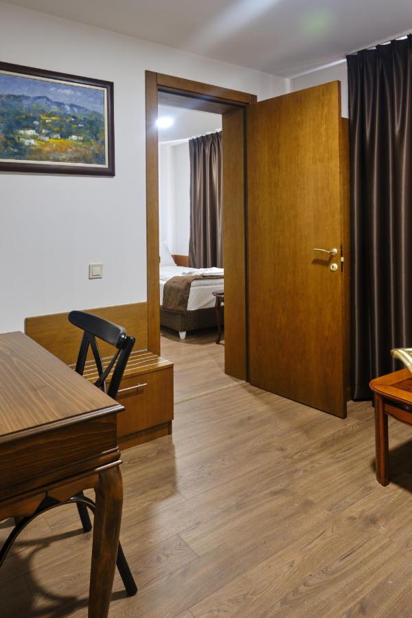 Hotel Splendid Plevna Exterior foto