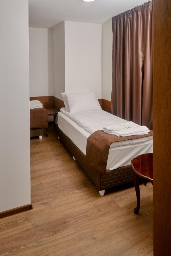 Hotel Splendid Plevna Exterior foto