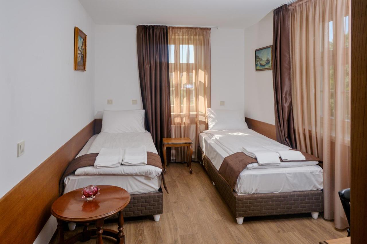 Hotel Splendid Plevna Exterior foto